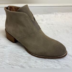 Softwalk Tilden Nubuck Burnished Toe Bootie Beige Tan Size 10.5 Narrow